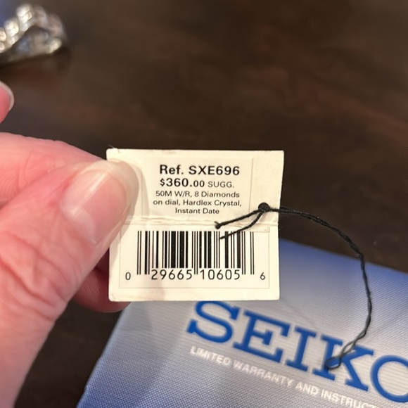 Seiko womens watch - silver and gold toned. High quality - excellent condition! - Picture 8 of 13